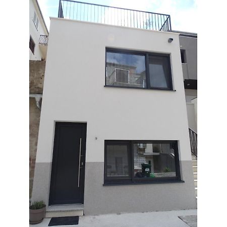 Modern Small House With A Terrace ספליט מראה חיצוני תמונה