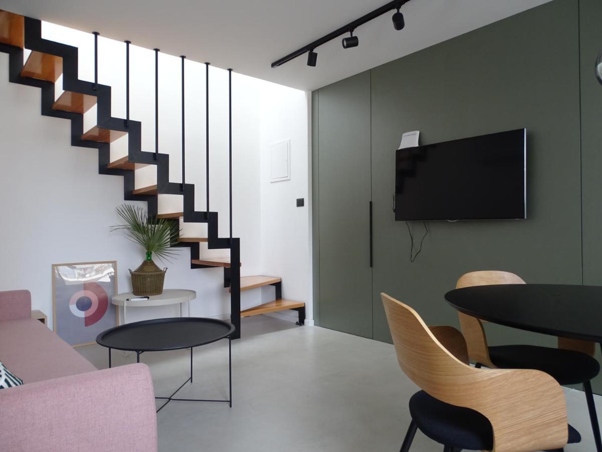 Modern Small House With A Terrace ספליט מראה חיצוני תמונה