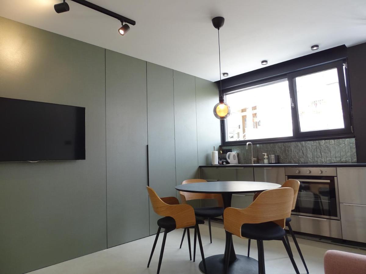 Modern Small House With A Terrace ספליט מראה חיצוני תמונה