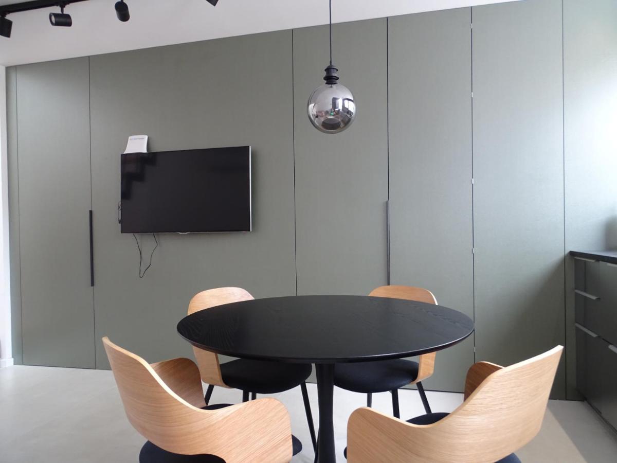 Modern Small House With A Terrace ספליט מראה חיצוני תמונה