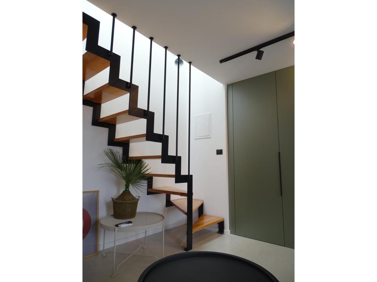 Modern Small House With A Terrace ספליט מראה חיצוני תמונה